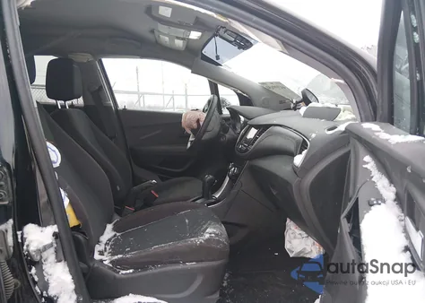2019 Chevrolet Trax Ls z USA, uszkodzony, nr VIN 3GNCJKSB4KL326997